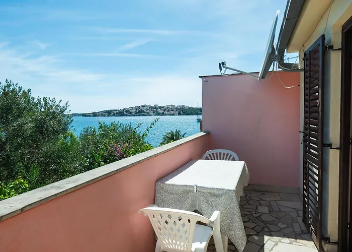 בית נופש House Nani רוגוזניצה