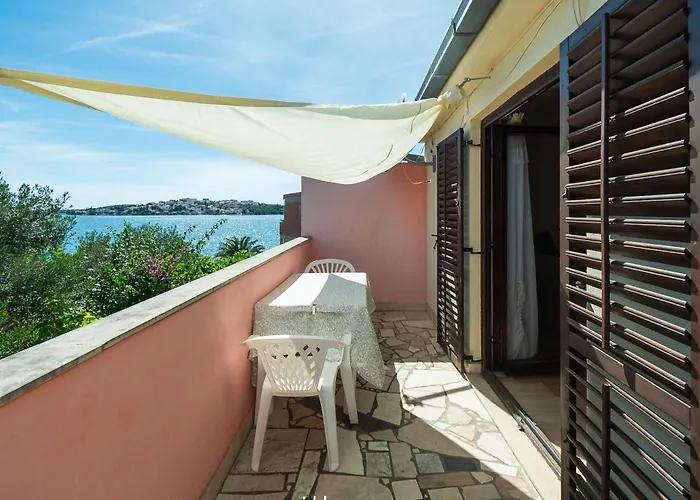 בית נופש House Nani רוגוזניצה