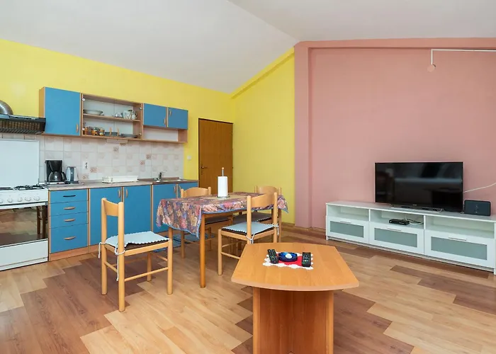 House Nani רוגוזניצה