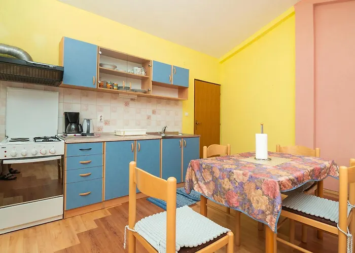 House Nani רוגוזניצה