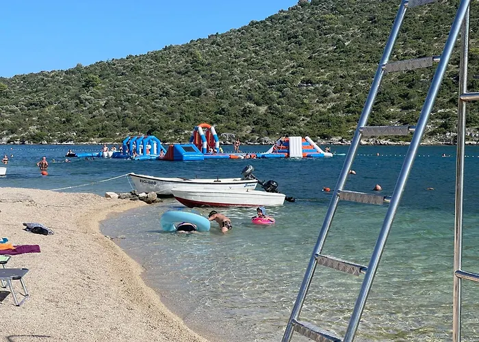 בית נופש House Nani רוגוזניצה