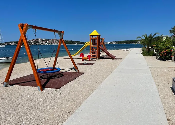 House Nani רוגוזניצה